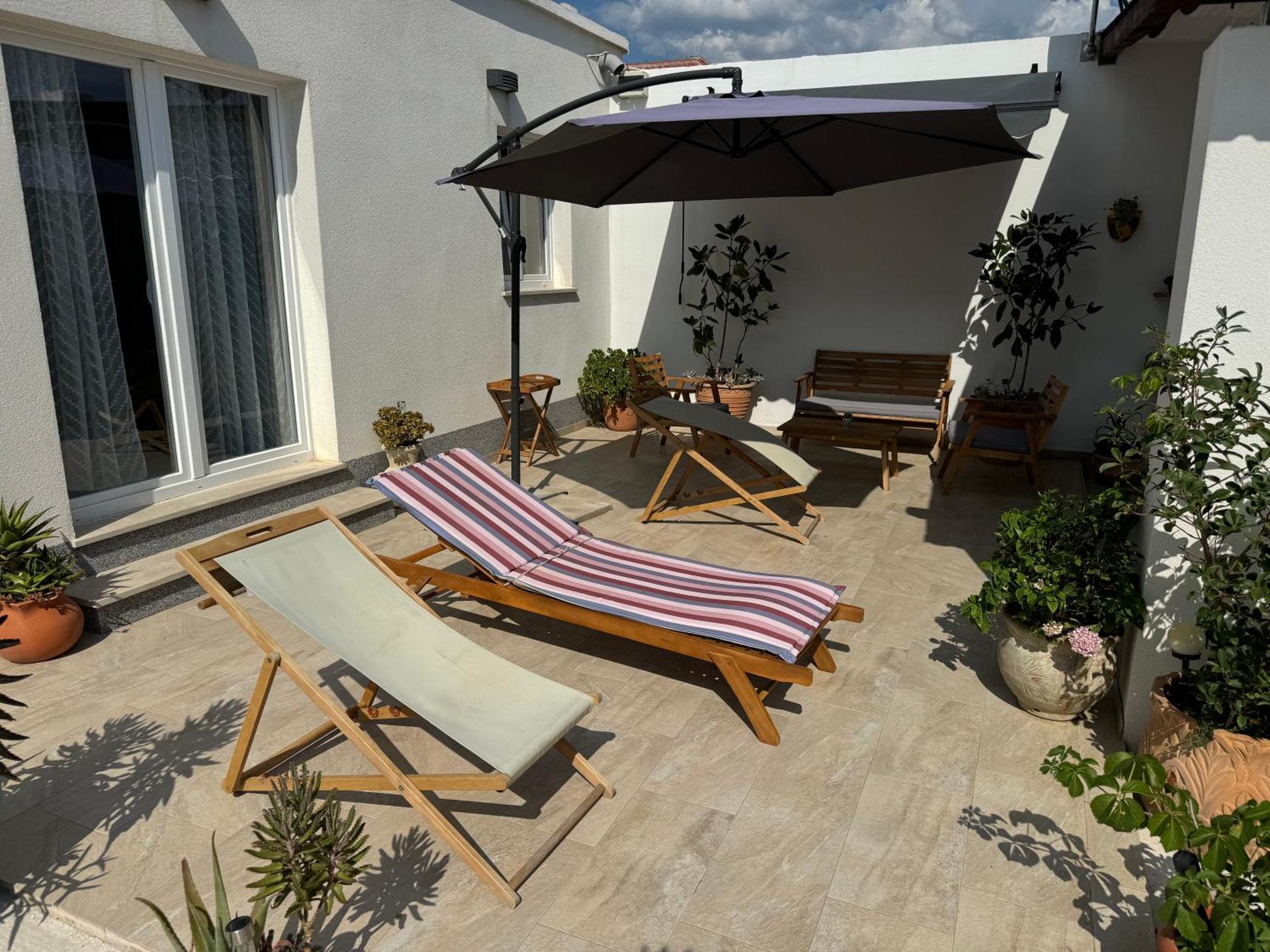 Beach House Oasis Villa Livak Kastela Exterior photo